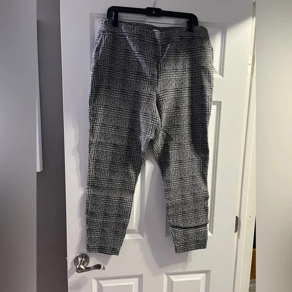 Lightly Worn! Women’s Nanette XL Gray and White Metallic Straight Leg Work Pants - Picture 1 of 6